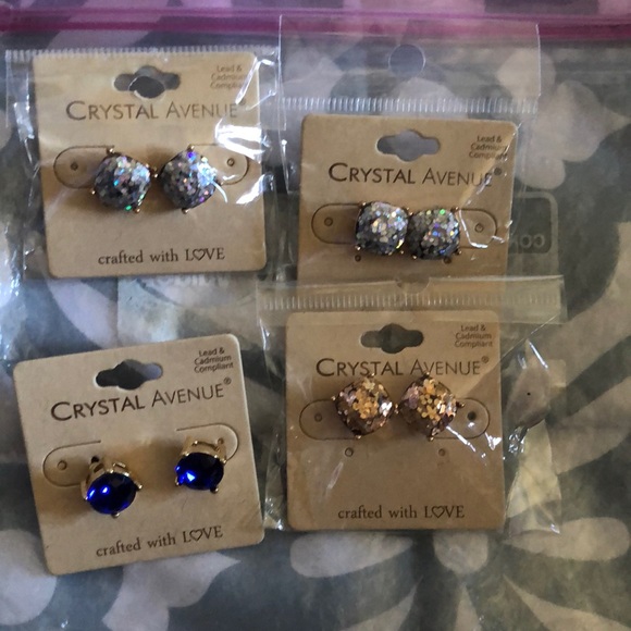 Earrings - Picture 1 of 8